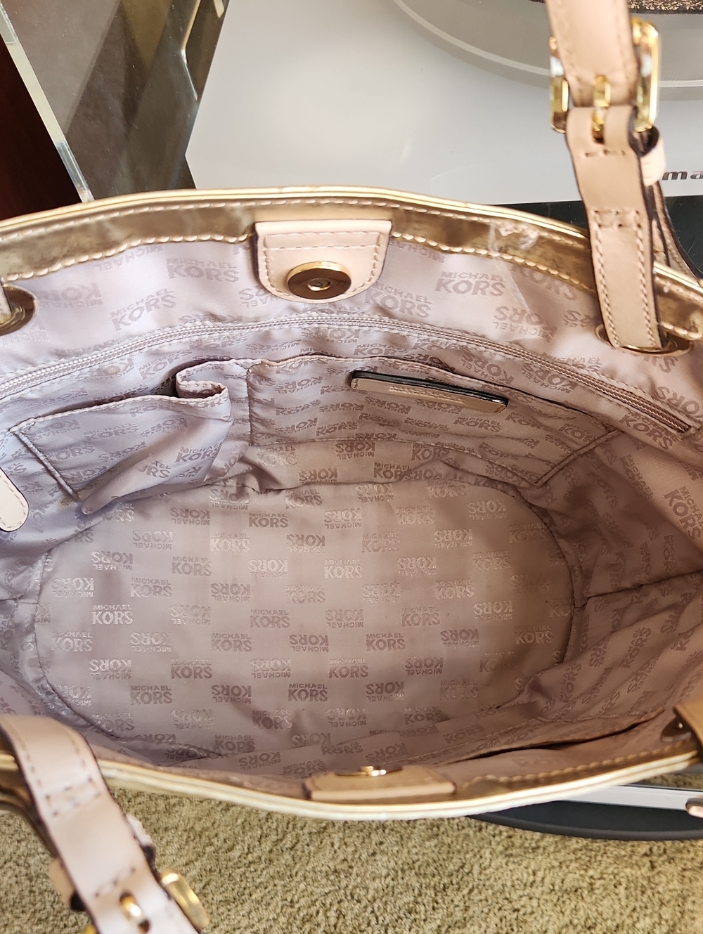 Michael KORS Metallic Gold Tote Handbag with Light Tan Straps - Picture 10 of 15